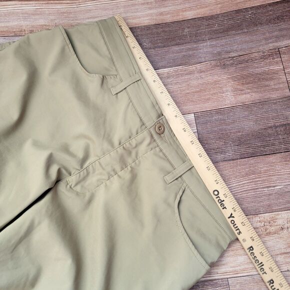 Under Armour Mens Sz 34 Golf Shorts HeatGear Loose Tan Flat Athletic 11" INS - Picture 7 of 10